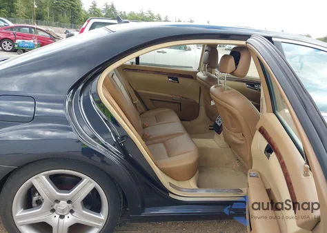 2008 Mercedes-Benz S 550 4Matic z USA, uszkodzony, nr VIN WDDNG86XX8A187408